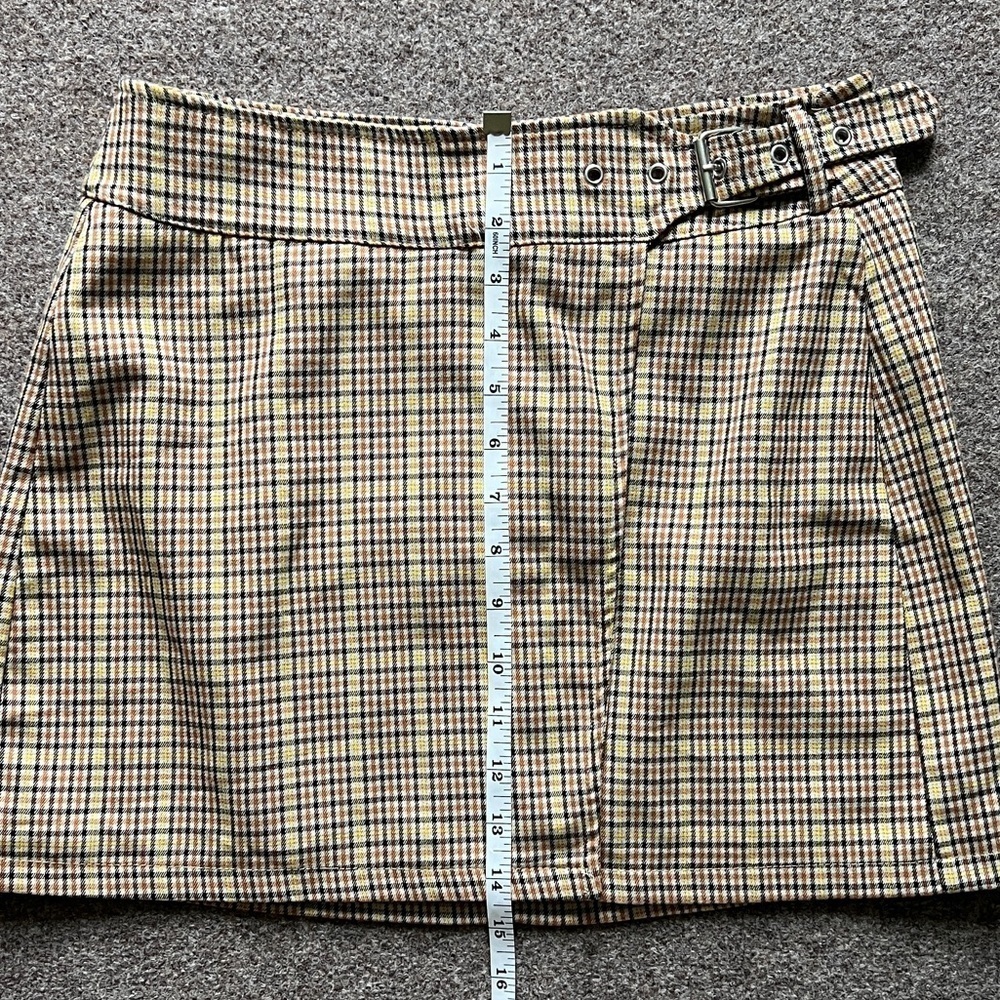 Bershka Wrap Style Mini Plaid‎ Academia Preppy Skirt Buckle Accent Tan Women’s L - Picture 7 of 11